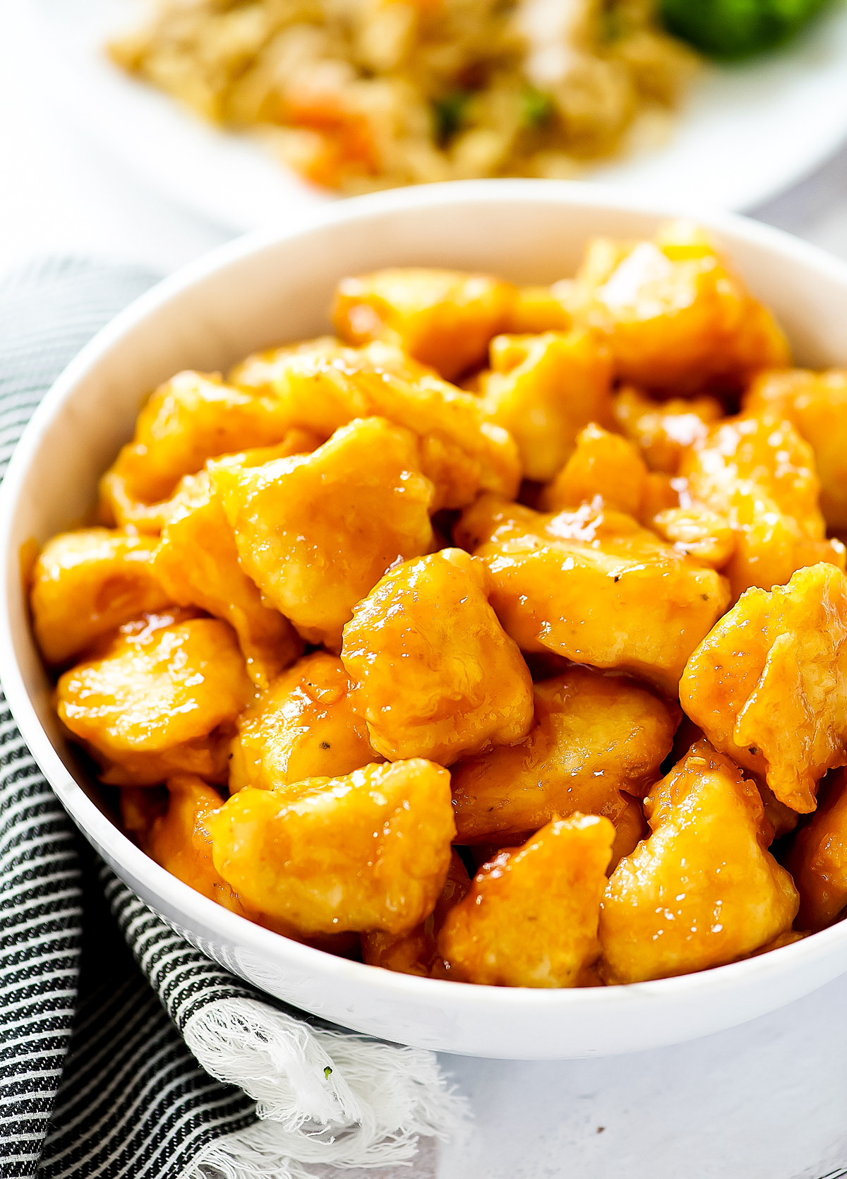 This Tangy Sweet and Sour Chicken - A Delicious Must-Try!